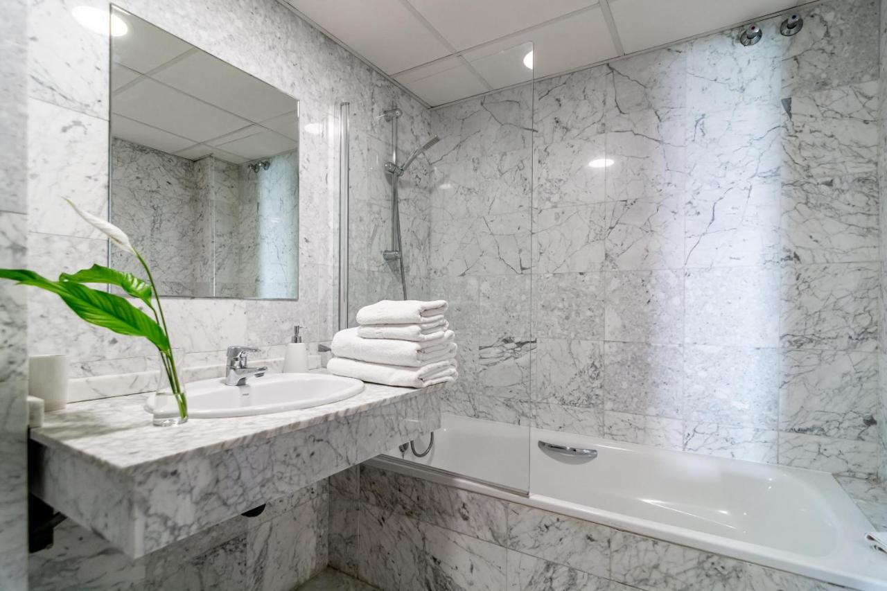 Pr45- Beach Front Apartment Puerto Banus マルベーリャ エクステリア 写真