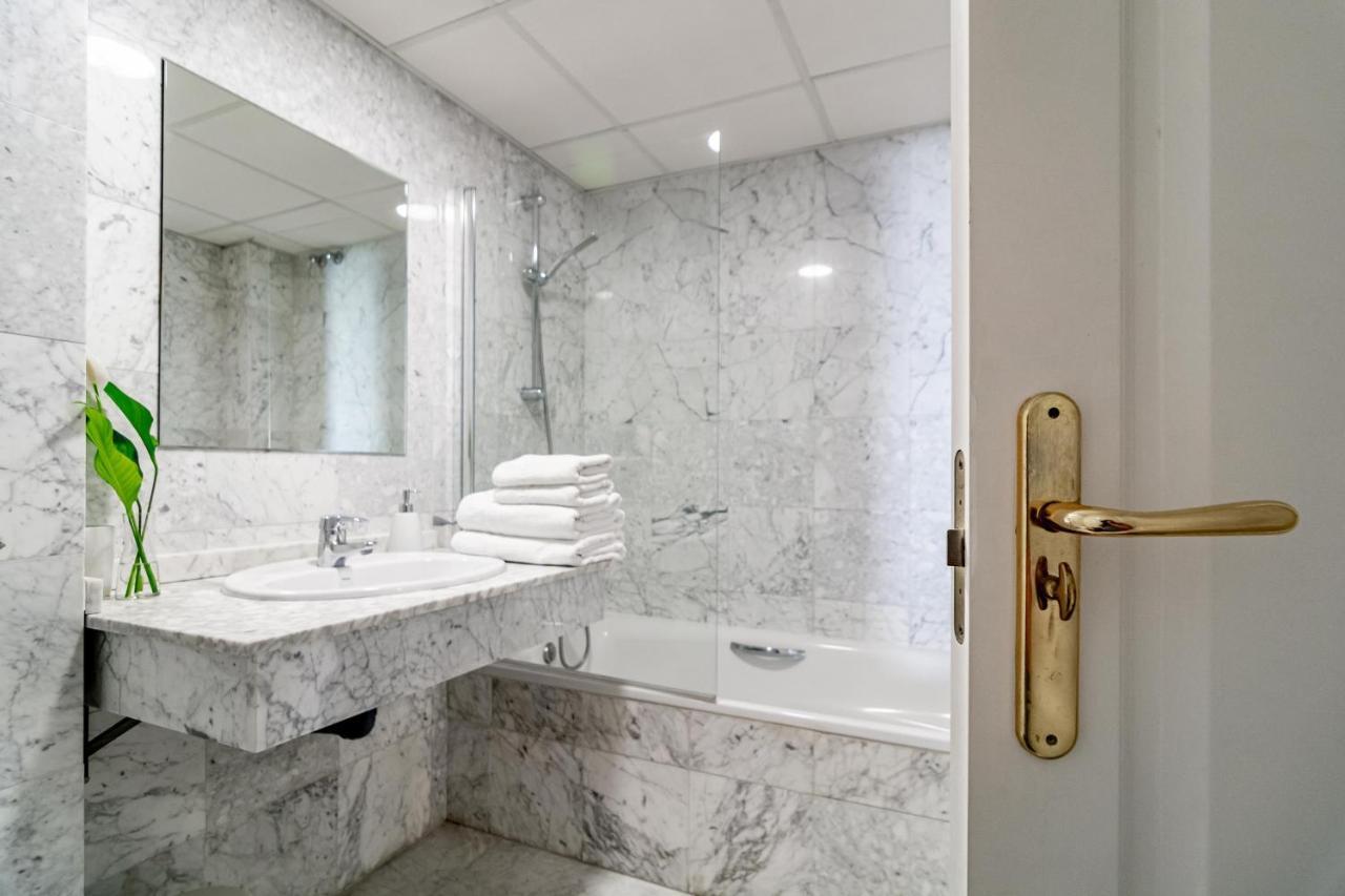 Pr45- Beach Front Apartment Puerto Banus マルベーリャ エクステリア 写真